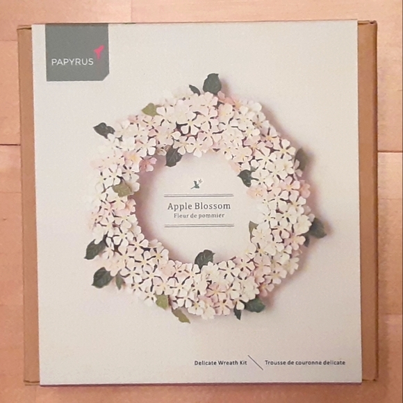 Mini Wreath Kit: Apple Blossom - Picture 1 of 4